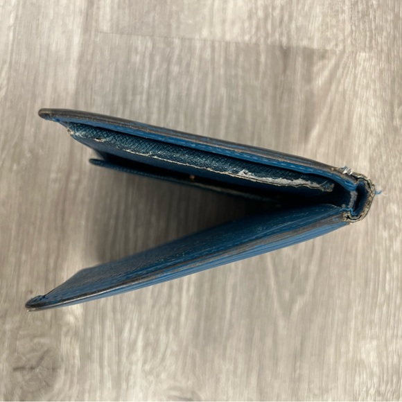 Liquidation Sale! Vintage Epi Leather Marco Wallet, Blue - Picture 5 of 6